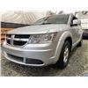 Image 2 : A12A -- 2009 DODGE JOURNEY, SILVER, 232250 KMS, FRONT WHEEL DRIVE