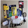 Image 1 : 835 -- INDEXING PRY BAR, COPING SAW BLADES AND OTHER ASSORTED HARDWARE