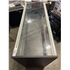 Image 2 : RETAIL DISPLAY COUNTER