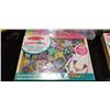 Image 2 : MELISSA AND DOUG BUTTERFLY BEADS, RUBBER BAND SET AND MAGIC GRAFFITI WALL
