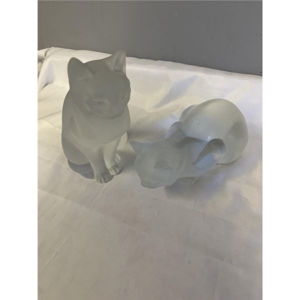 PAIR OF GENUINE LALIQUE CRYSTAL CATS, SITTING AND CROUCHING, NO CHIPS OR CRACKS, VERY GOOD CONDITION