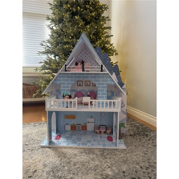 NEW LARGE CASTLE DOLL HOUSE WITH ACCESSORIES