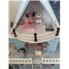 Image 2 : NEW LARGE CASTLE DOLL HOUSE WITH ACCESSORIES