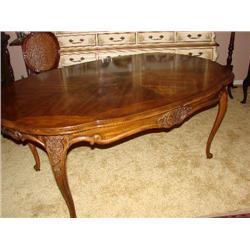 Dining Table w/2 large leafs