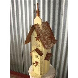 Painted barn wood bird house w/metal roof