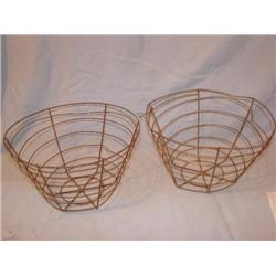 2 metal fruit baskets