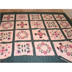 Floral quilt with matching shams