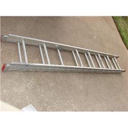 Aluminum extension ladder. 16 ft.