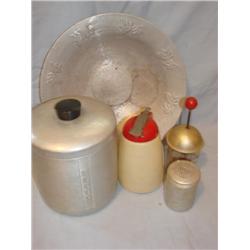 5 vintage kitchen items!