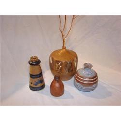 4 pottery vases