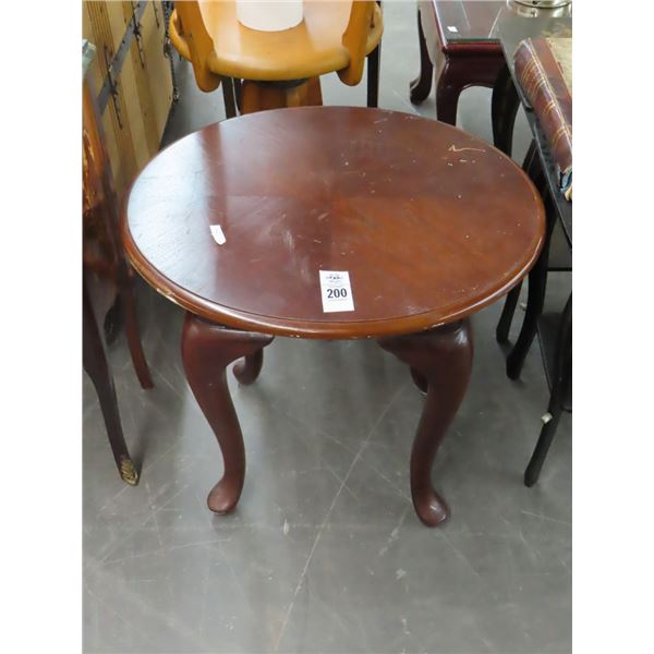 Mahogany Queen Anne Oval End Table