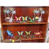 Image 1 : Metal Butterfly, Gecko, Palm Décor - 2 Shelves