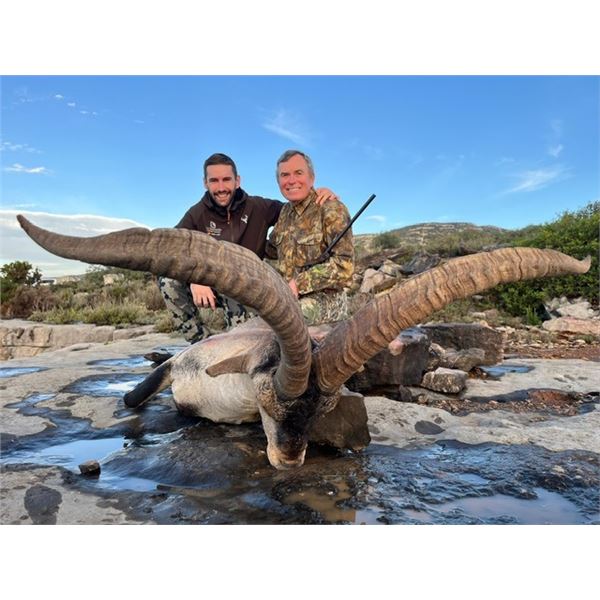 LA ESPADELLA:  4 Day/3 Night Beceite Ibex Hunt for One Hunter and One Observer or Hunt Credit