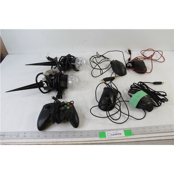 (4) Computer Mice - Tested Works, (2) Outside Christmas Light Projectors - Tested Works, Razer Contr