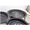 Image 5 : (4) Roasting Pans, Glass Casserole Dish