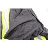 Image 6 : * (2) High Vis Jackets (Forcefield Hard Shell Size XL, Holmes Workwear Soft Shell Size Large)
