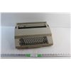 Image 1 : Vintage Electronic Typing Machine - As Is