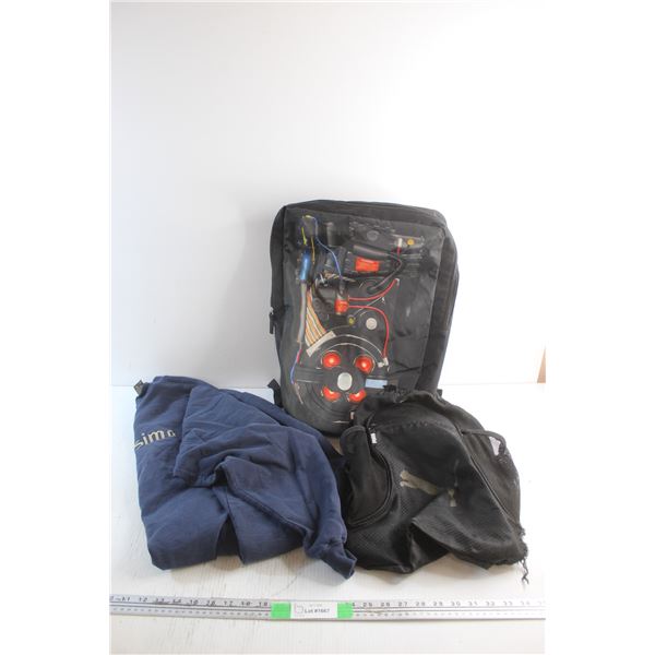 Backpacks and Sweatshirt - Size L