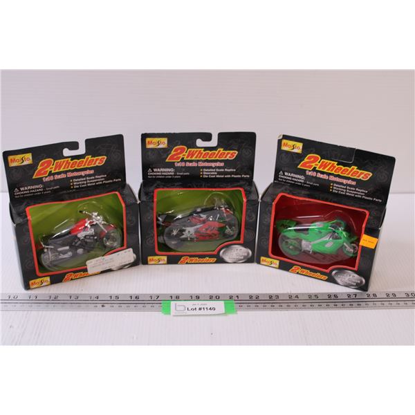 (3) Road & Track Die Cast Motorcycle Models - 1:18 Scale - (1) Yamaha (2) Honda - NIB