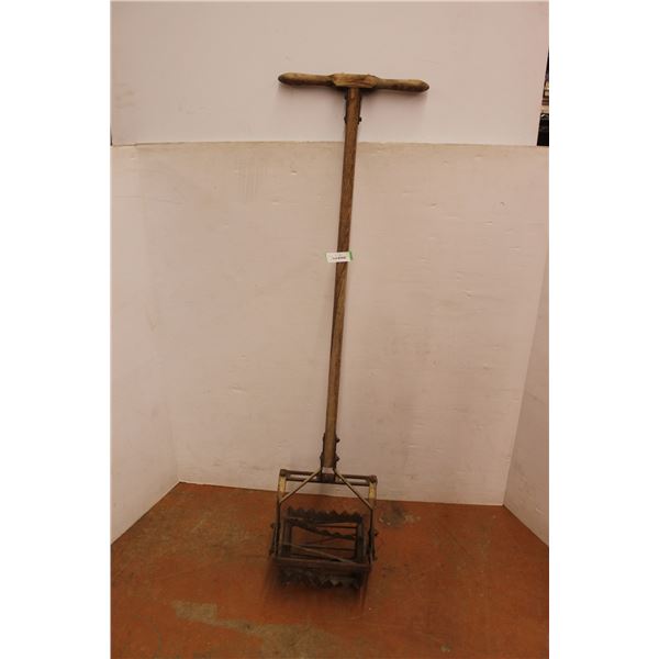 *Vintage Garden tiller with handle