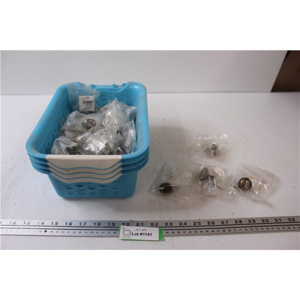 (4) Organizers, Assorted Knobs