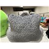Image 2 : Grey Plush Reading Pillow