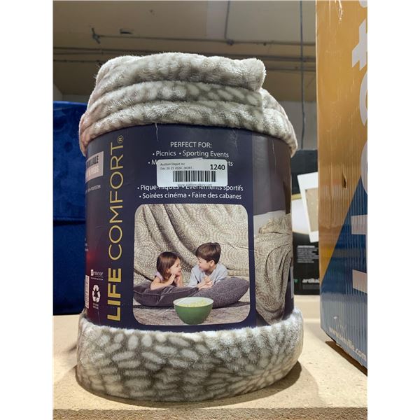 Life Comfort Plush 10ft Wide Family Blanket (120in x 120in)