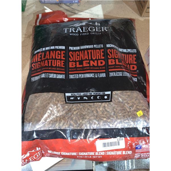 Traeger Premium Hardwood Pellets, Signature Blend-Hickory, maple, cherry artisinal blend. (20lbs)