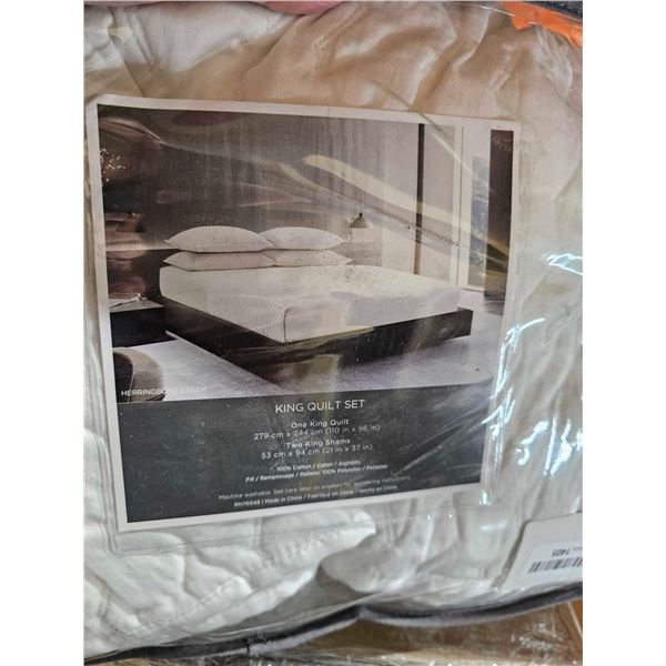 King Quilt Set (110in x 96in)