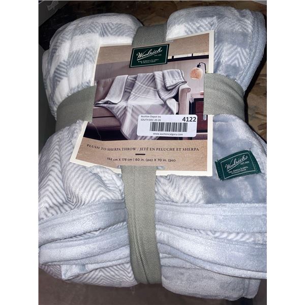 Woolrich Plush To Sherpa Throw 152cm x 178cm