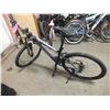 Image 1 : Diamondback 21 Speed Adult Bicycle