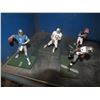 Image 1 : 4 McFarland NFL Figurines