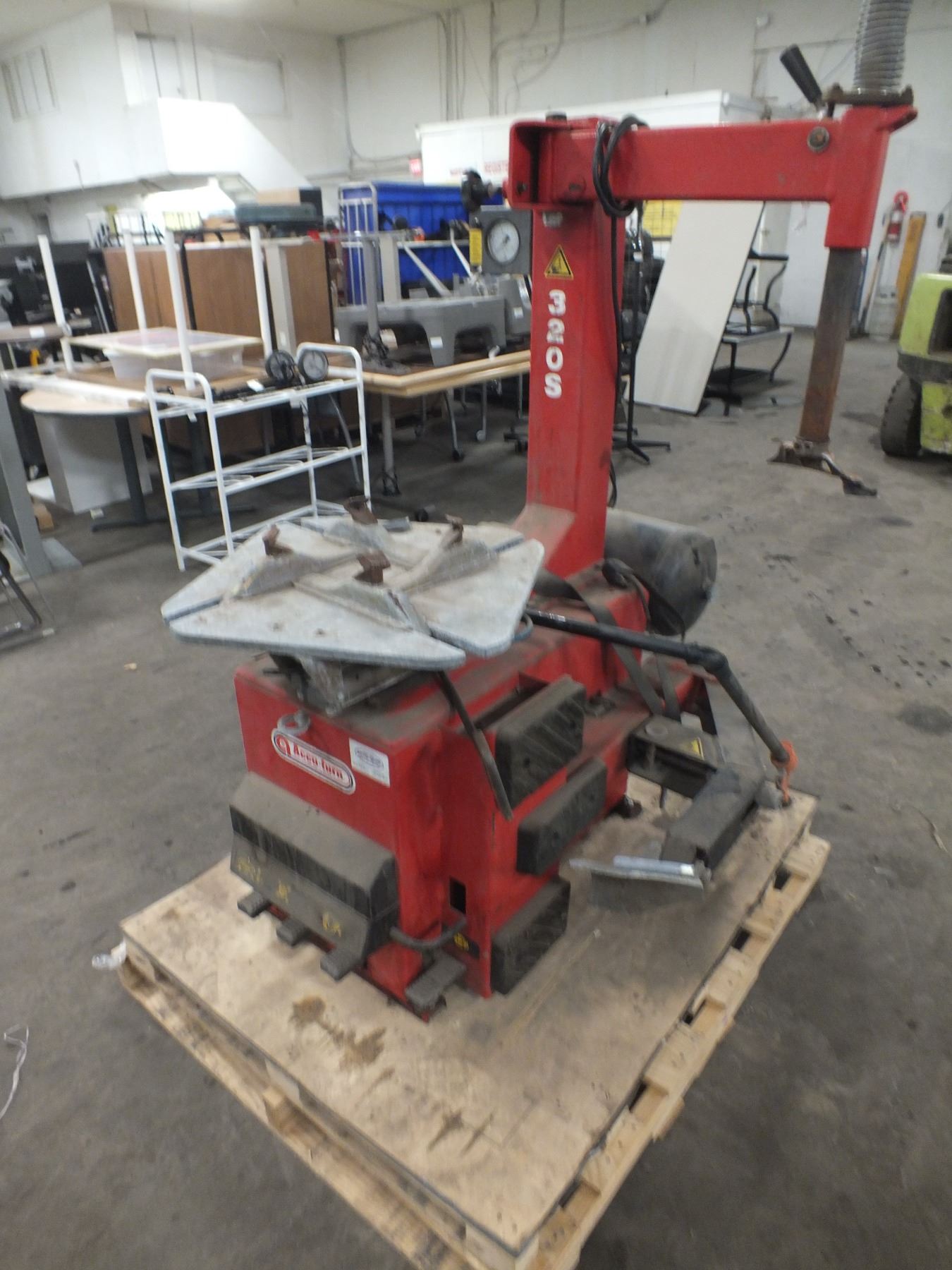 Accu-Turn Tire Changing Machine