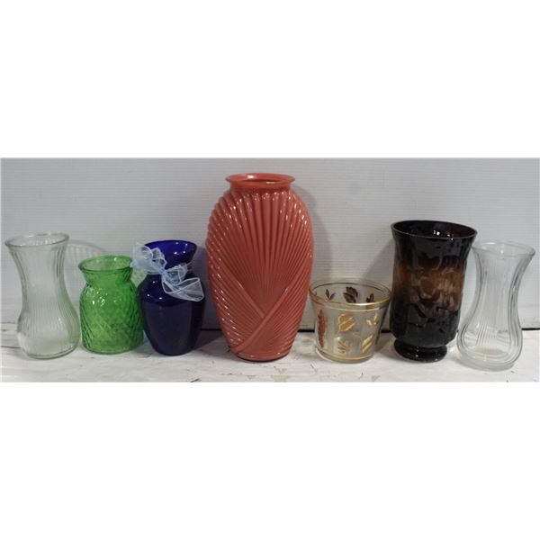 ASSORTMENT OF DECORATIVE VASES