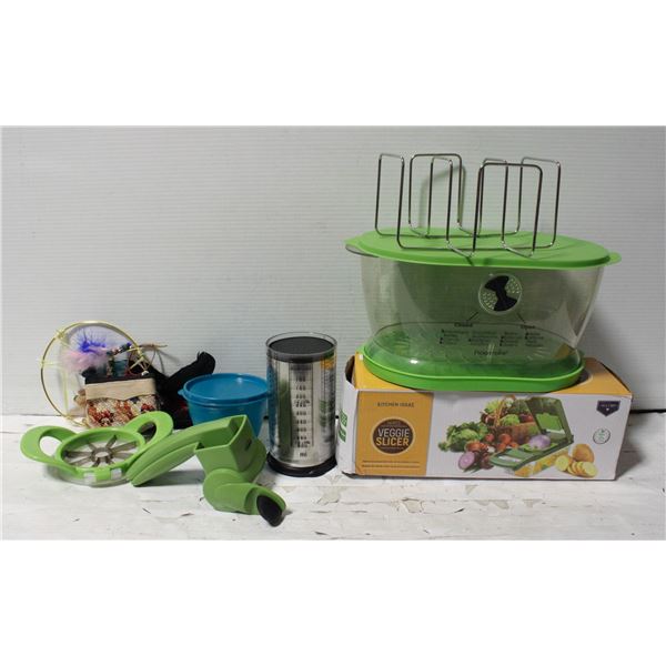 LOT OF KITCHEN ITEMS