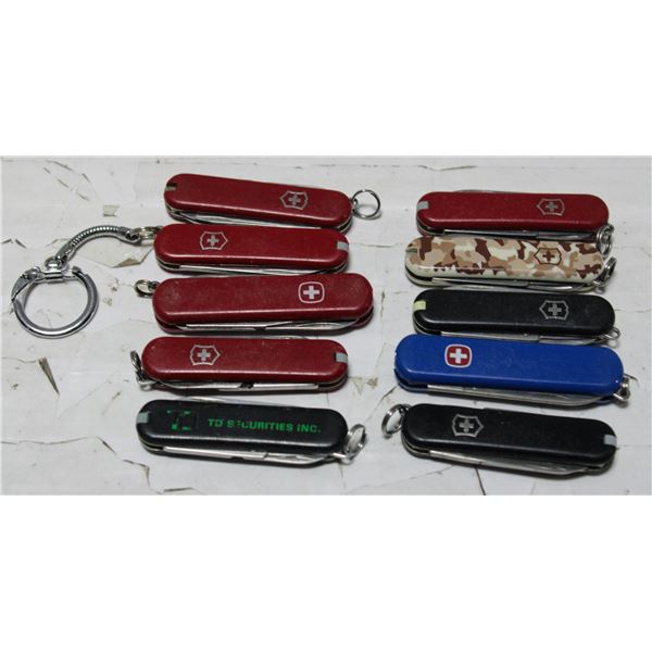 BAGS WITH 10 SWISS ARMY KNIVES