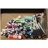 Image 1 : FLAT OF CRAFTING PAINT AND BRUSHES