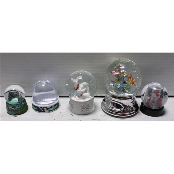 FLAT OF SNOW GLOBES