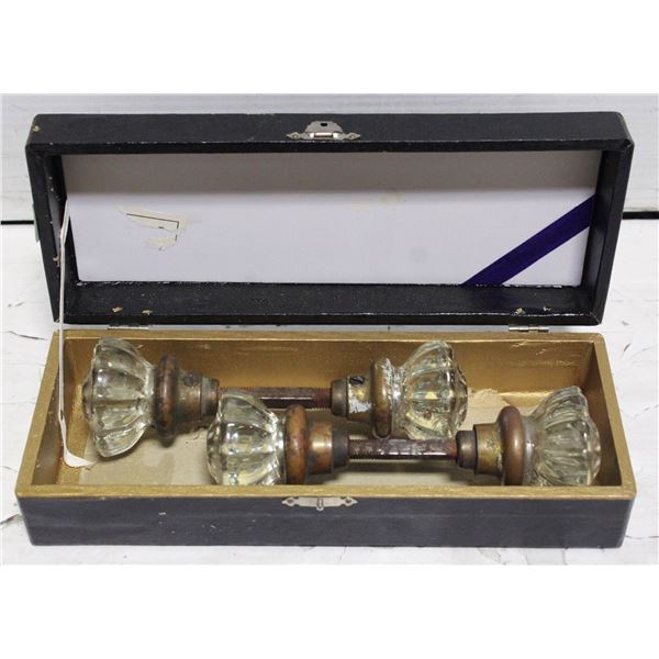 SET OF ANTIQUE BRASS/GLASS KNOBS