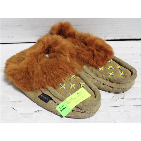 RABBIT FUR TRIM LADIES SIZE 7 MOCASSINS