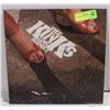 Image 1 : THE KINKS LOW BUDGET LP