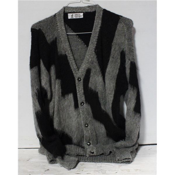 100% ALPACA WOOL SWEATER (LARGE) - ESTATE