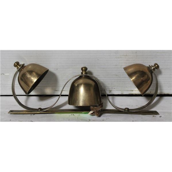 POLE MOUNTED ANTIQUE BRASS SLEIGH CHIMES 3 BELLS