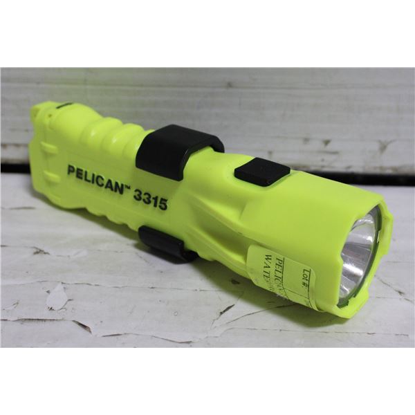 PELICAN 3315 FLASHLIGHT WATERPROOF AND