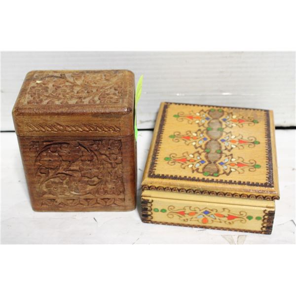 VINTAGE UKARNIAN WOOD CIGARETTE DISPENSER