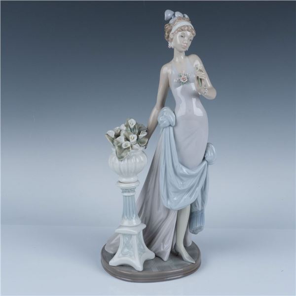 Lladro Porcelain Figurine, A Touch of Class 1005377