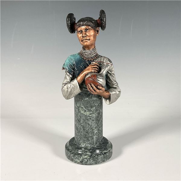 Legends Mixed Media Bust, Wedding Vase