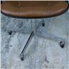 Image 3 : MCM Charles Pollock Steelcase Vinyl Rolling Desk Chair