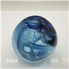 Image 4 : SVA Glass School of Visual Arts Blue Swirl Sphere Vase