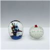 Image 1 : 2pc Art Glass Round Paperweights